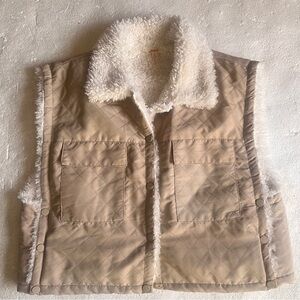 A Peach Tan Quilted Sherpa Vest Medium-Snap Buttons&Pockets